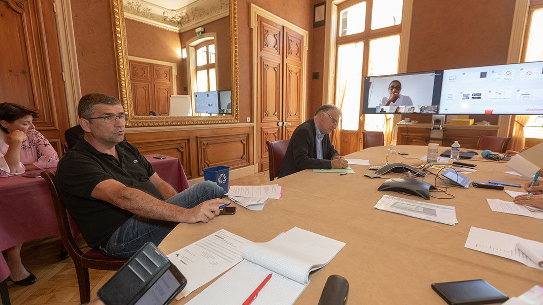 Nouvelles solidarit&eacute;s : les Landais ont la parole


